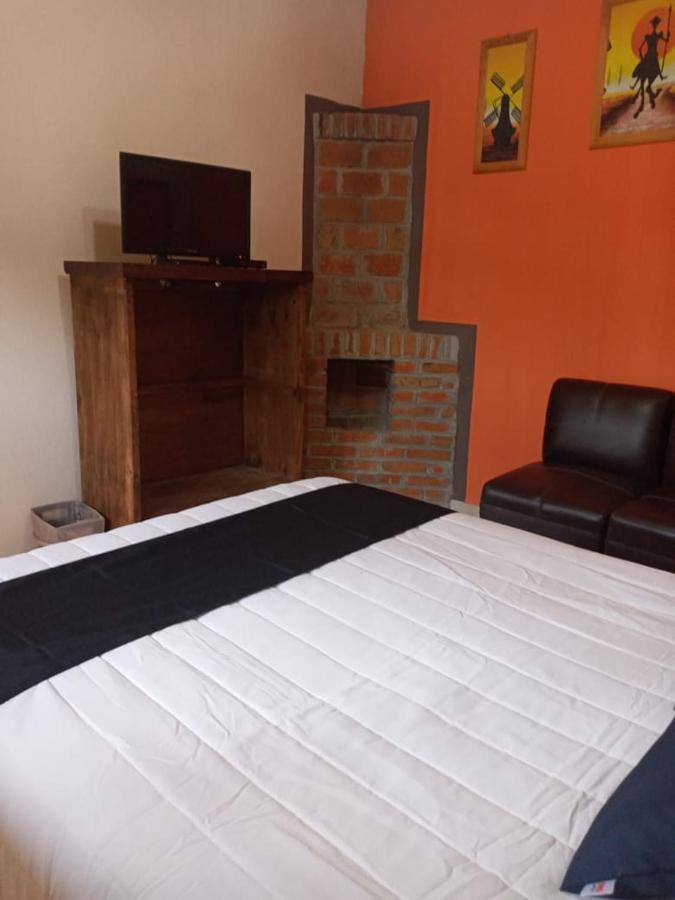 Casa Manning Y Salon La Troje Hotel Omitlan de Juarez ภายนอก รูปภาพ
